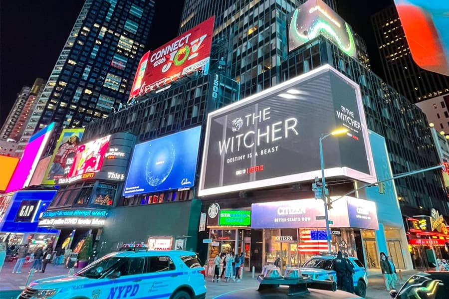 Application of right angle LED screen Building Exteriors