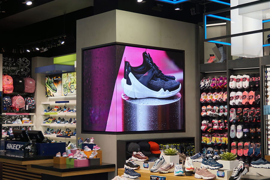 TOP Dance Advertising LED Screen - Footwear Store