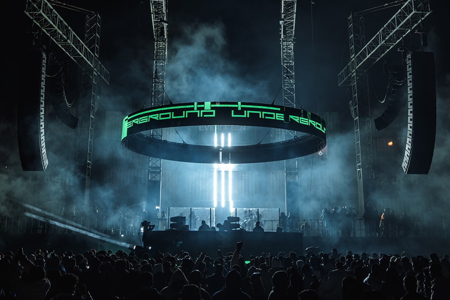 Versatile Applications of Curved LED Screens (1)