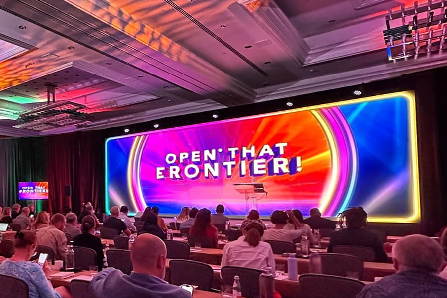 seamless connection display