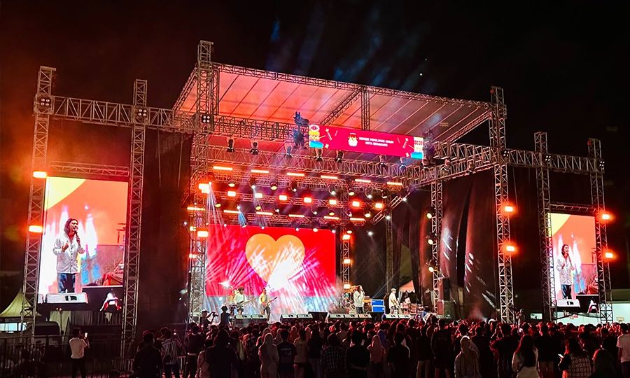 The LED Screen of the outdoor scenes