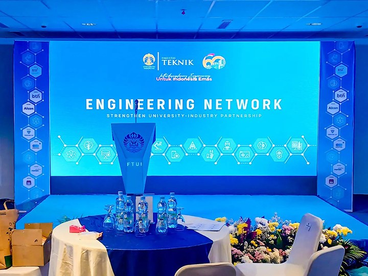 Wall-mounted-LED-screen-upgrades-space