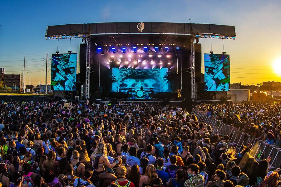 Create an unforgettable concert with our LED video wall