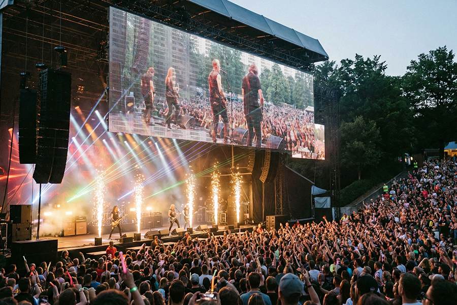 Deliver vivid HD images at concerts with P7.8 LED screen