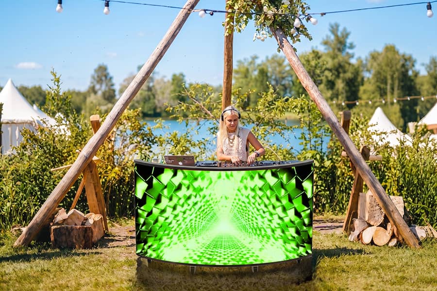 Experience flicker-free HD visuals with 7680Hz LED DJ Booths